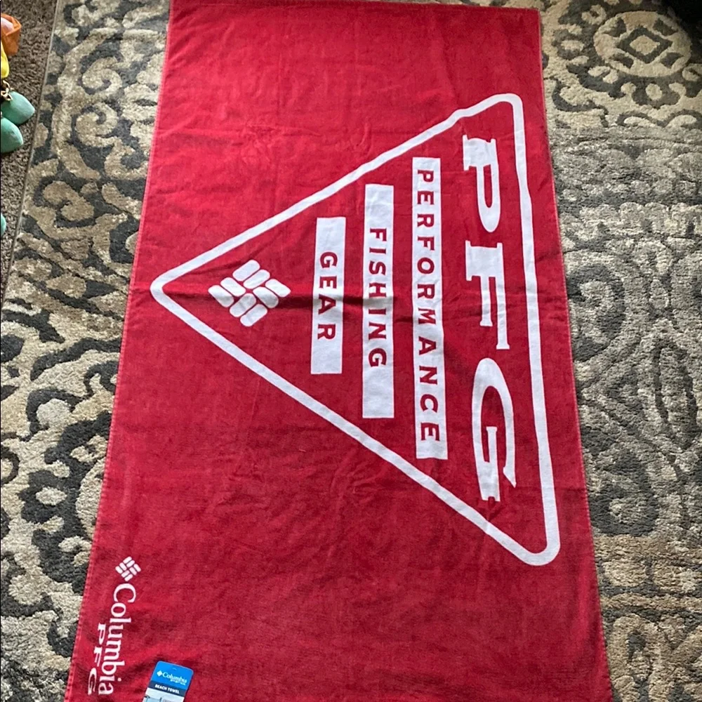 Columbia PFG Red Beach Towel
